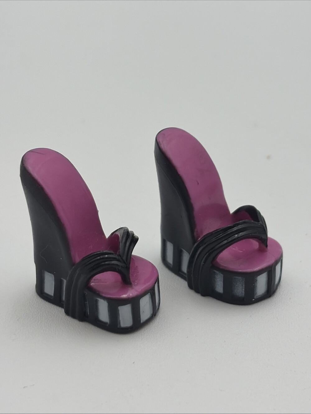 Monster High Lagoona Blue 1st Wave Pink/Black Shoes Boots Wedge Heels Original